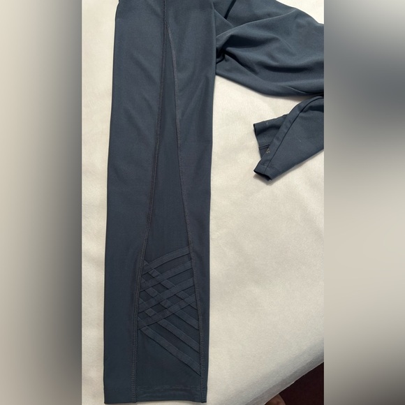 Vogo Athletica gray leggings. Shear material along side leg. Sz. M - Picture 6 of 7